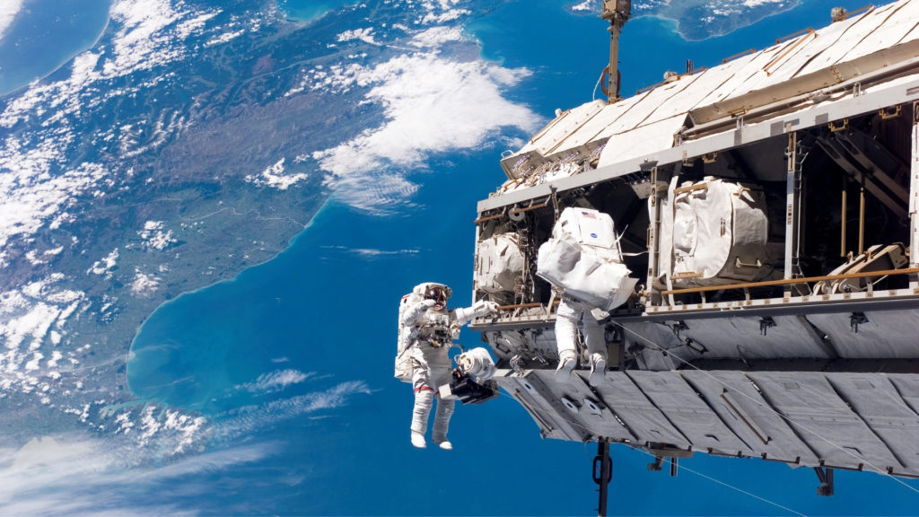 NASA Ay’a İlk Kez Kadın Astronot Gönderiyor