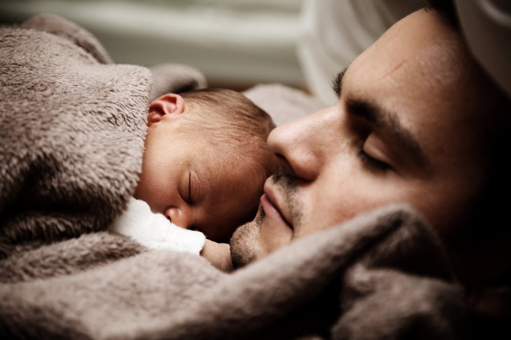 Kadınların Hamilelik Sonrası Yaydığı Koku Erkeklerin Babalık İçgüdülerini Tetikliyor
