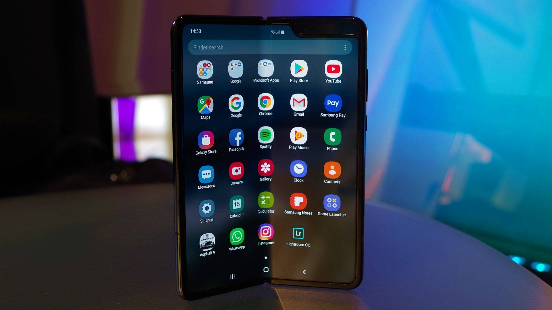Samsung’un Piyasadan Çektiği Katlanabilir Telefonu Galaxy Fold Geri Dönüyor