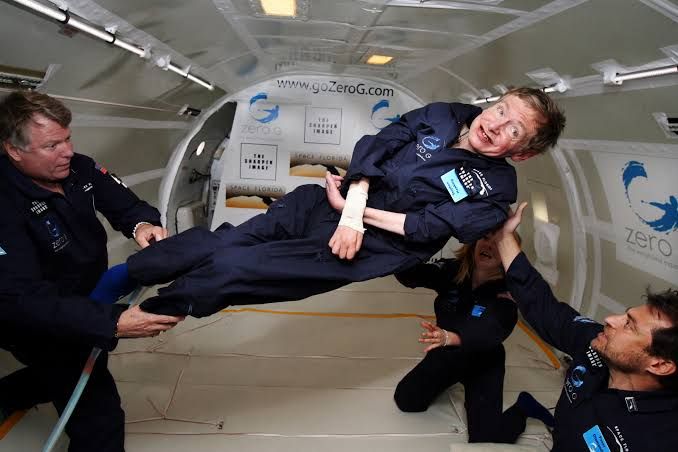 Stephen Hawking’in İnsanlığın Geleceğiyle İlgili 4 İlginç Teorisi
