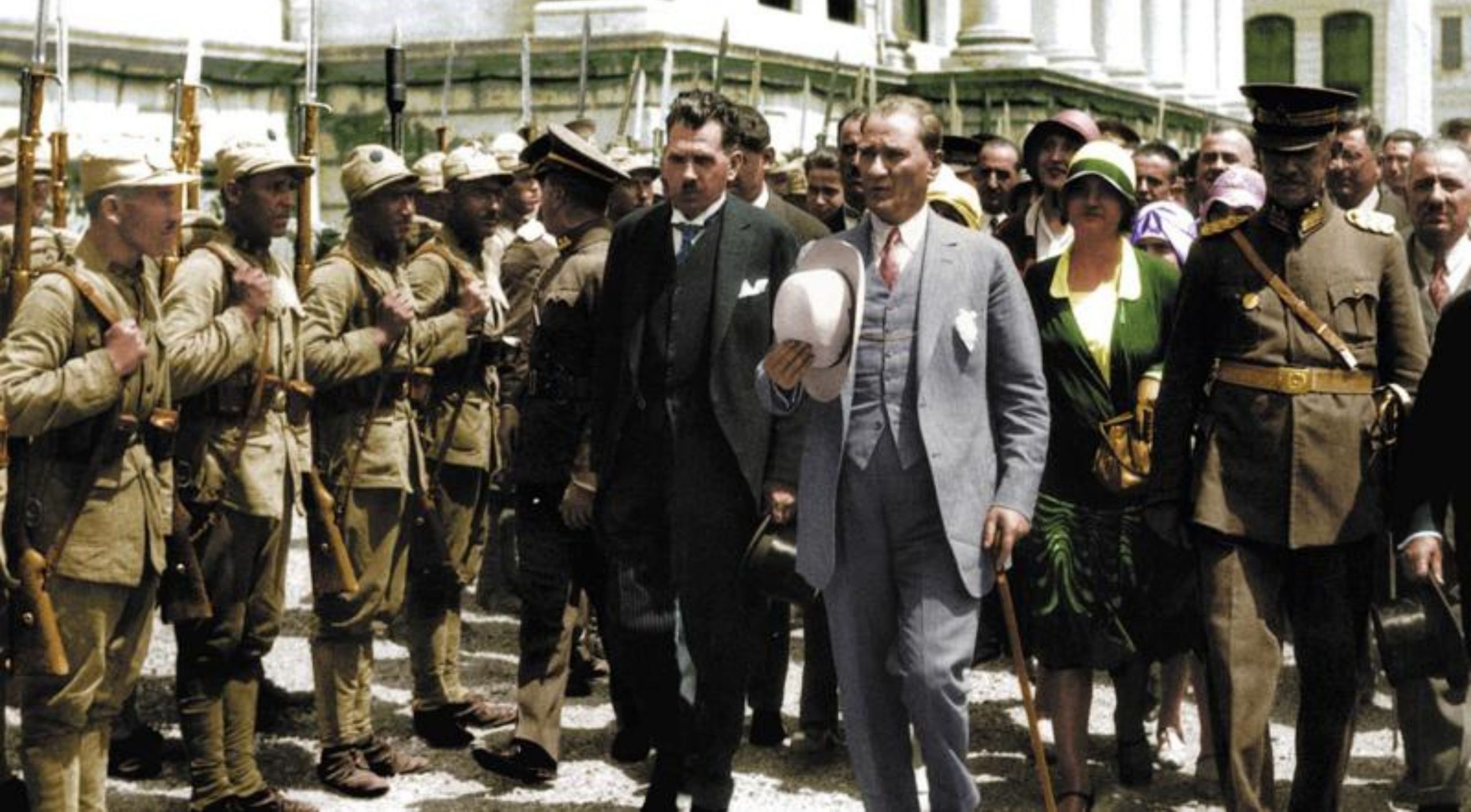 Atatürk, Ordu ve Siyasal Düzen