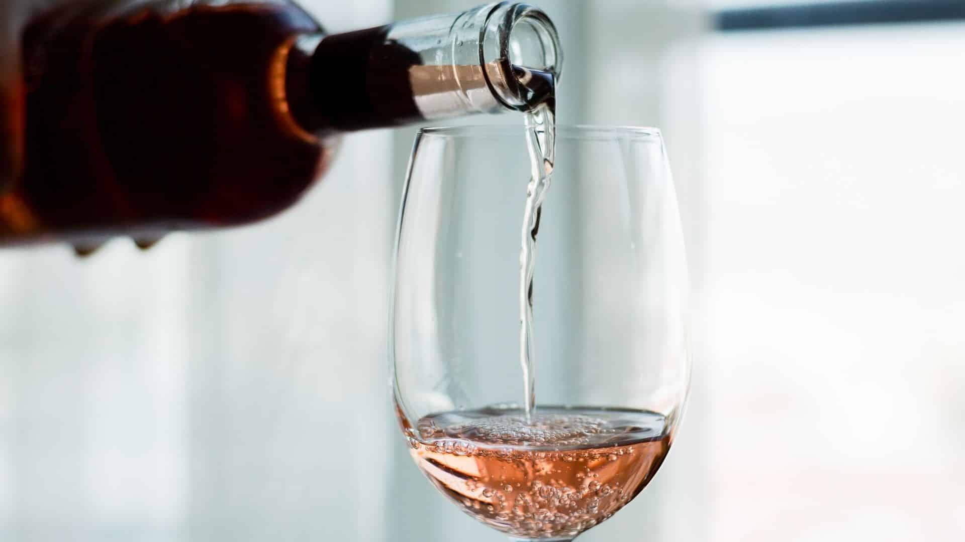 Rose Şarap Nedir ve Nasıl Yapılır? Rose Şarap Önerileri ve Özellikleri
